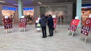 Miniklerden Türk bayrağı sergisi