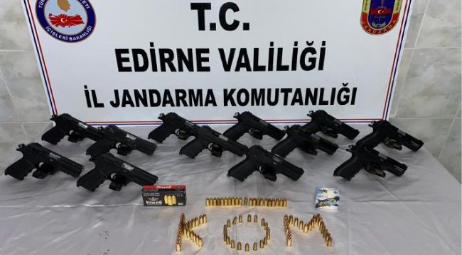 Silah kaçakçılığı operasyonunda 12 tabanca ele geçirildi