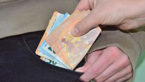 TÜ’de bıçak parası operasyonu