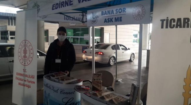 Turistler Kapıkule'de bilgilendiriliyor