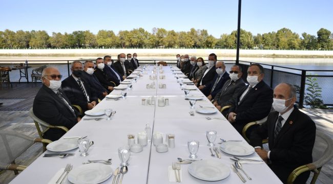 Vali Canalp, muhtarlarla buluştu