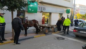 At arabasını kaldırıma bırakan kişiye ceza-i işlem