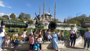 Bulgaristan'dan gelen öğrenciler kültürel yerlere ziyaret