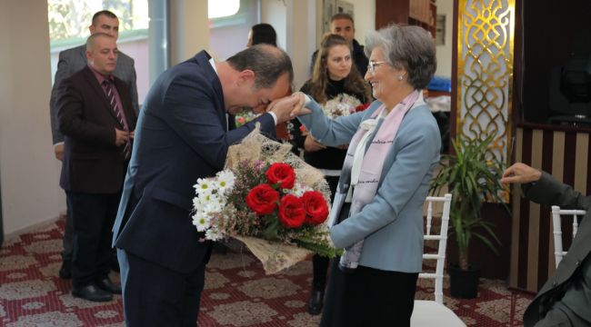 ‘En zor şartlarda ülkemize ışık oldunuz’