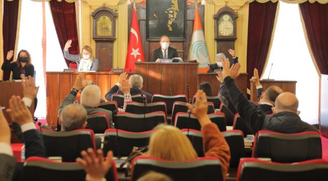 Gürkan’dan coşkuya balkondan eşlik edin çağrısı