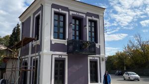 Kadınlar mor binada kurs görecek