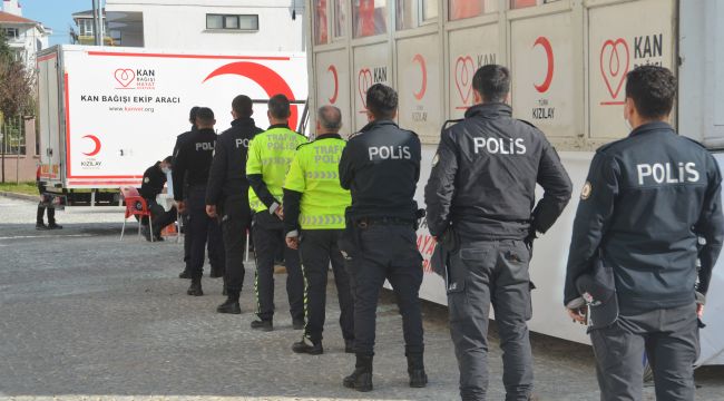 Kan bağışlamak için sıraya girdiler