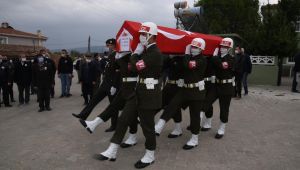 Kıbrıs gazisi Akar son yolculuğuna uğurlandı