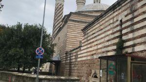 Tarihi hamam ilgi bekliyor