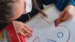 TÜ’den ortaokul öğrencilerine ‘modern sanatta portre’ semineri