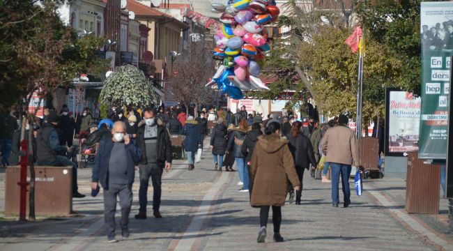 Güneşli hava salgını unutturdu