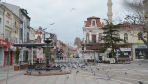 Sokağa çıkma kısıtlamasında caddeler boş kaldı