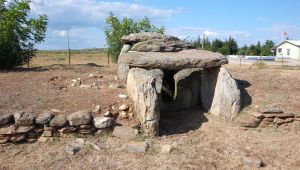 ‘Tahribata uğrayan dolmenler seçkin anıtlardır’
