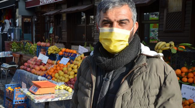Atanamayan öğretmen manav tezgahı açtı