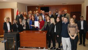 İYİ Parti’den Şener’e ihraç talebi