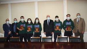 DSİ sporcularına bölge müdüründen plaket