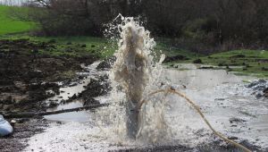 Köylerdeki su sıkıntısı  açılan su kuyularıyla çözülüyor