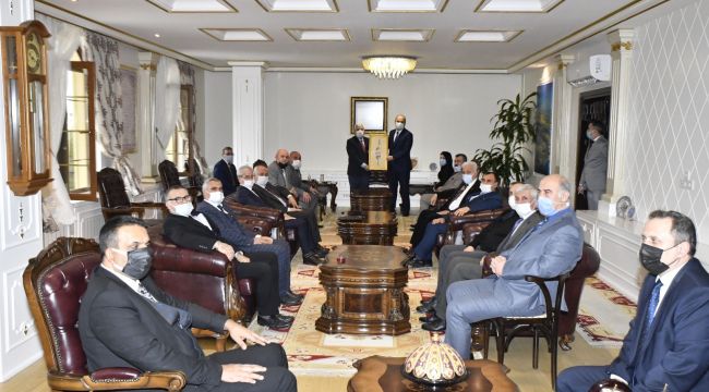 MHP’den Vali Canalp’e ziyaret