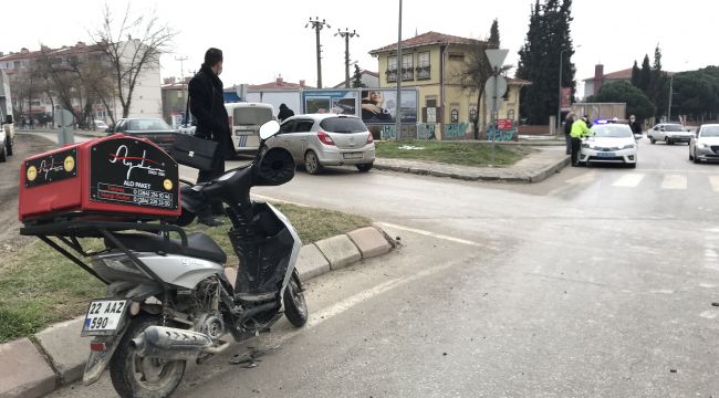 Otomobille çarpışan motosikletin sürücüsü yaralandı