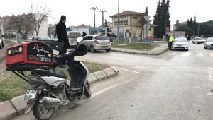Otomobille çarpışan motosikletin sürücüsü yaralandı