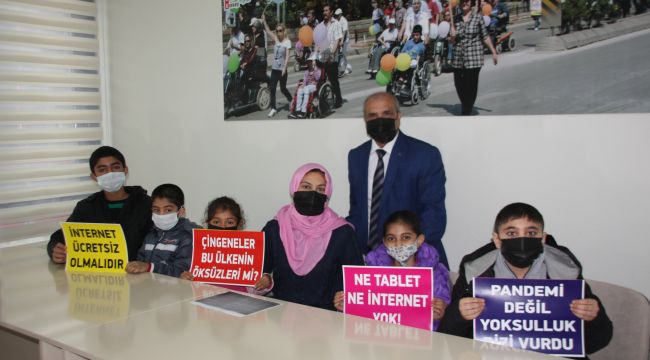 Roman çocuklar eğitimde internet mağduru