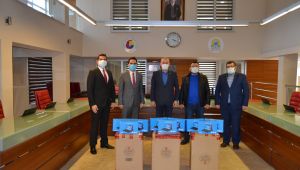 Uzunköprü Ticaret Borsası’ndan öğrencilere tablet