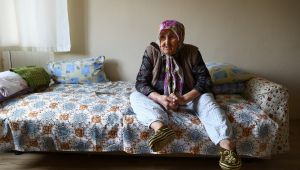 106 yaşında Safiye nineden, fedakar sağlıkçılardan dua