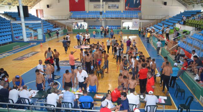 Başpehlivanlar Kırkpınar için gün sayıyor