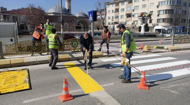 Canalp, yaya çizgisi çeken ekibe yardım etti