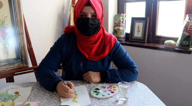 El yapımı kağıtlara Edirnekari motifleri