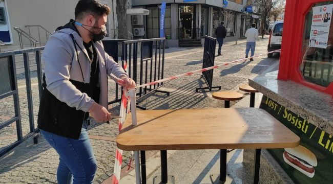 Esnaf tedbirli hizmete açıldı