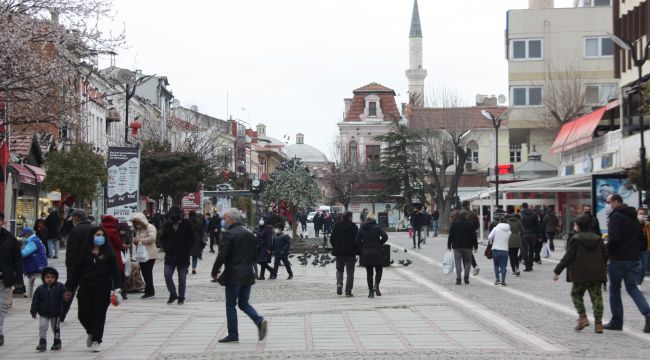 Esnaf yoğunluktan memnun