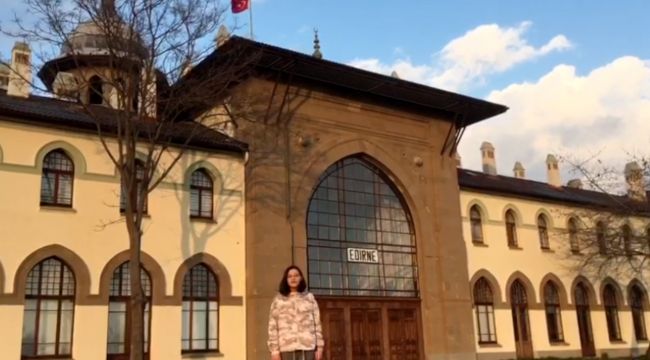 Öğrencilerden tarihi mekanda İstiklal Marşı