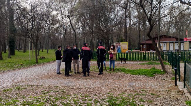 Polis kısıtlama ihlali diye gitti, eğitimle karşılaştı