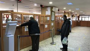 Sokağa çıkma kısıtlamasında vergi dairesi yoğunluğu