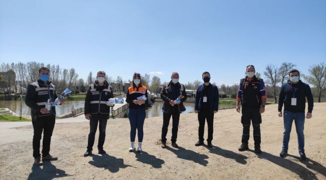 AFAD'dan görev yapan polislere ziyaret