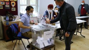 Çifte vatandaşlar Bulgaristan'da oylarını kullanıyor