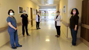 'Ebeler Kovid-19 sürecinde de annelerin en büyük destekçisi'