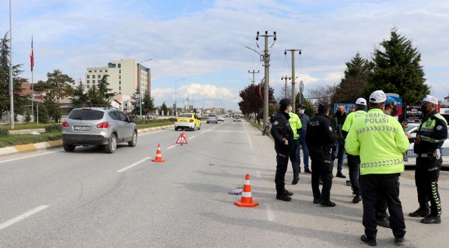 Motosikletin çarpmasıyla yaralanan kadın yaşamını yitirdi