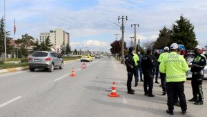 Motosikletin çarpmasıyla yaralanan kadın yaşamını yitirdi