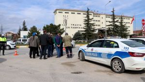 Motosikletin çarptığı kadın ağır yaralandı