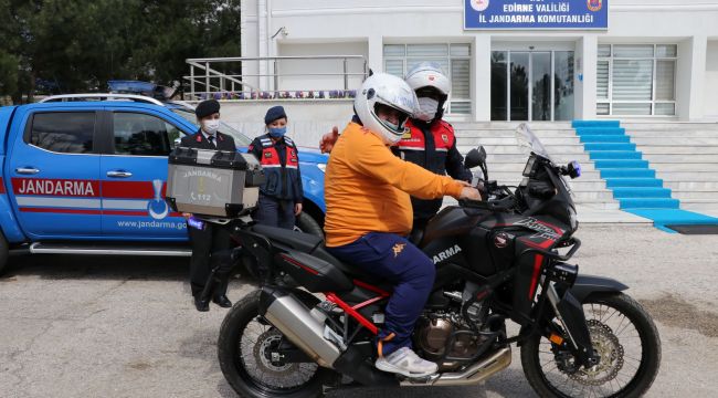 Otizmli genç jandarmanın misafiri oldu
