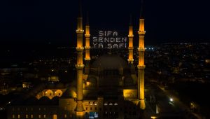 ‘Şifa senden ya Şafi’ yazısı geceyi aydınlattı