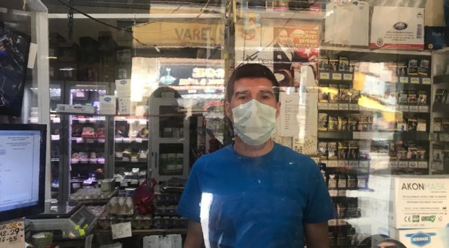 Bakkal amcaya akmasa da damlıyor