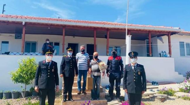 Enez'de güvenlik güçleri gazileri ziyaret etti