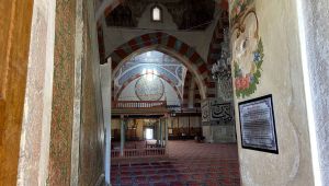 Eski Cami'de bulunan Rükn-i Yemani ramazanda ilgi görüyor