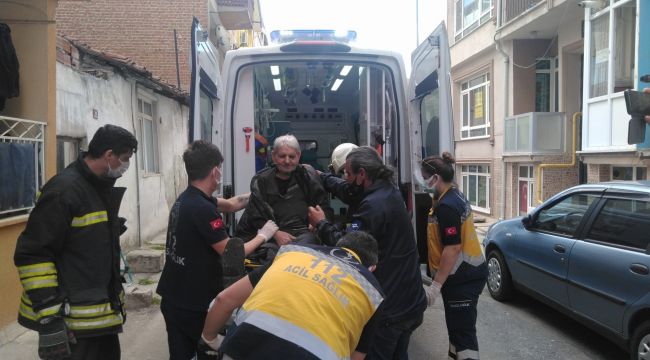 Evinde düşen yaşlı adamın imdadına 112 yetişti