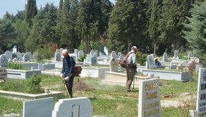 Mezarlıklar Ramazan Bayramı’na hazırlanıyor
