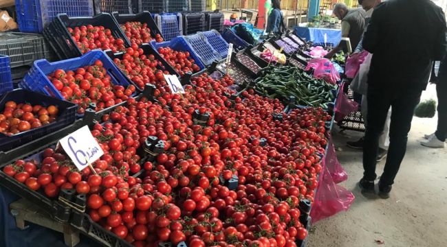 Pazarcı ürünlerin elinde kalmasından muzdarip