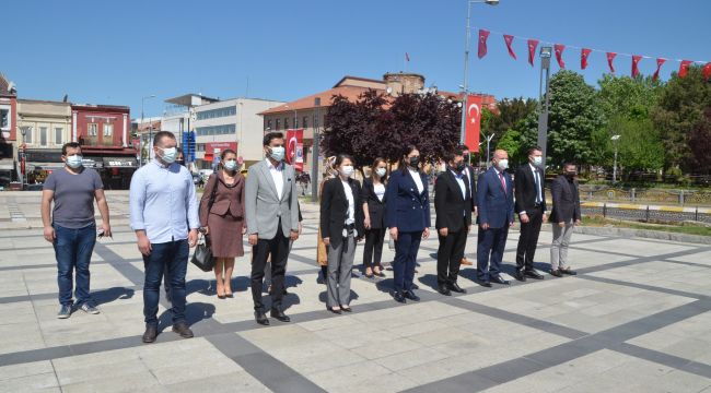 Siyasi Parti temsilcilerinden 19 Mayıs kutlaması